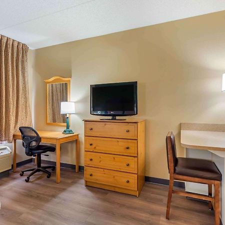 Extended Stay America Select Suites - Chicago - Lombard - Oakbrook Оукбрук Теръс Екстериор снимка