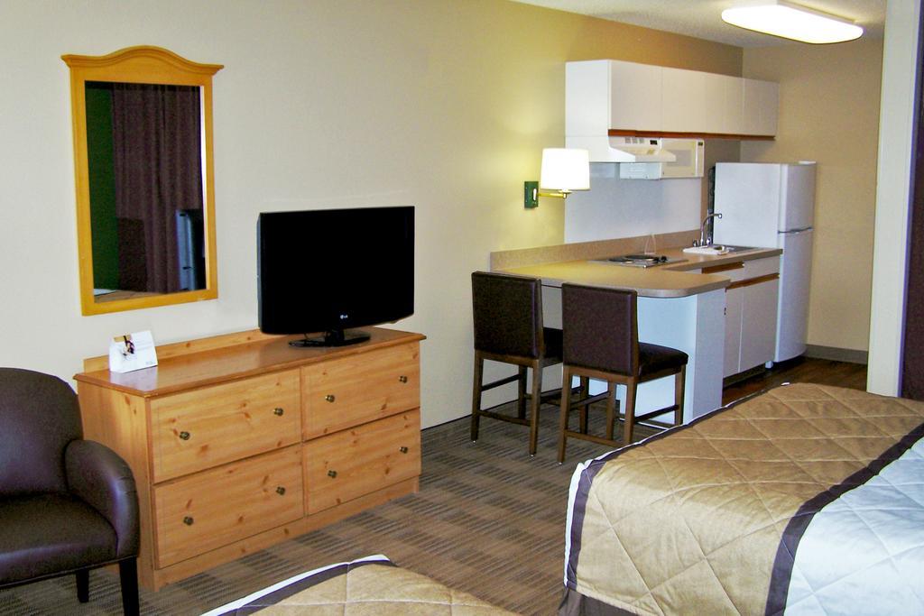 Extended Stay America Select Suites - Chicago - Lombard - Oakbrook Оукбрук Теръс Екстериор снимка