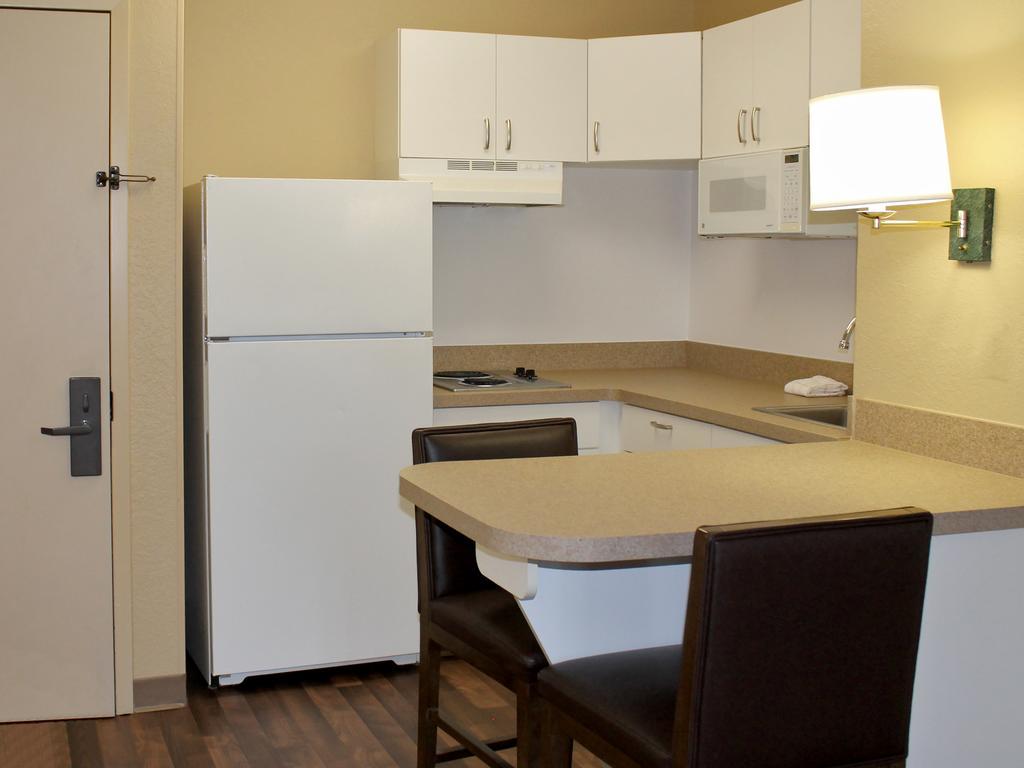 Extended Stay America Select Suites - Chicago - Lombard - Oakbrook Оукбрук Теръс Екстериор снимка