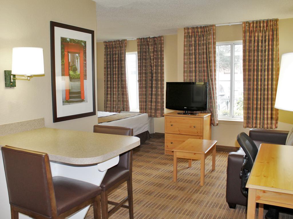 Extended Stay America Select Suites - Chicago - Lombard - Oakbrook Оукбрук Теръс Екстериор снимка