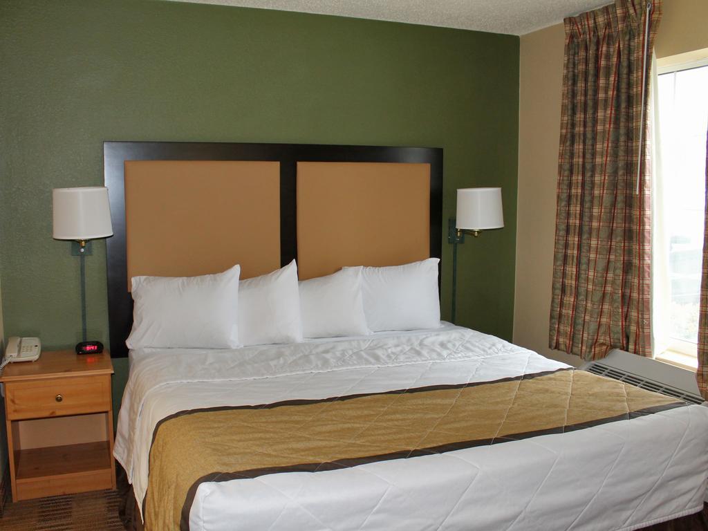 Extended Stay America Select Suites - Chicago - Lombard - Oakbrook Оукбрук Теръс Екстериор снимка
